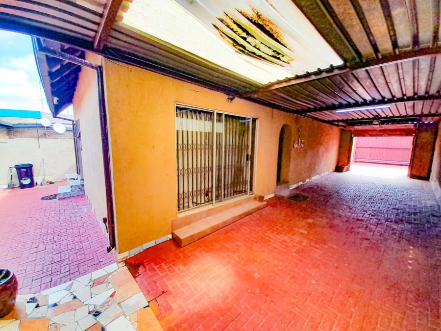 3 Bedroom Property for Sale in Dube Gauteng