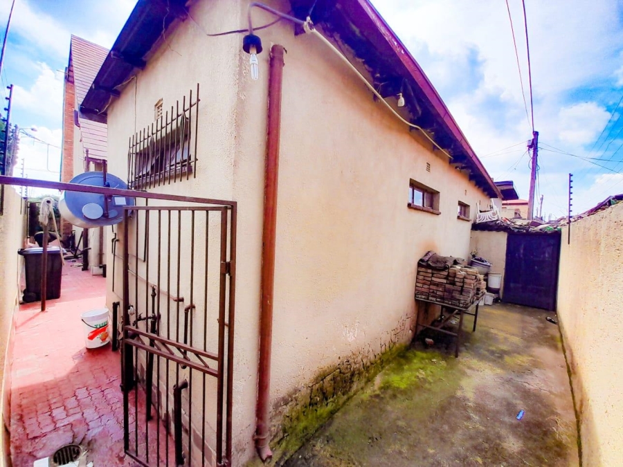 3 Bedroom Property for Sale in Dube Gauteng
