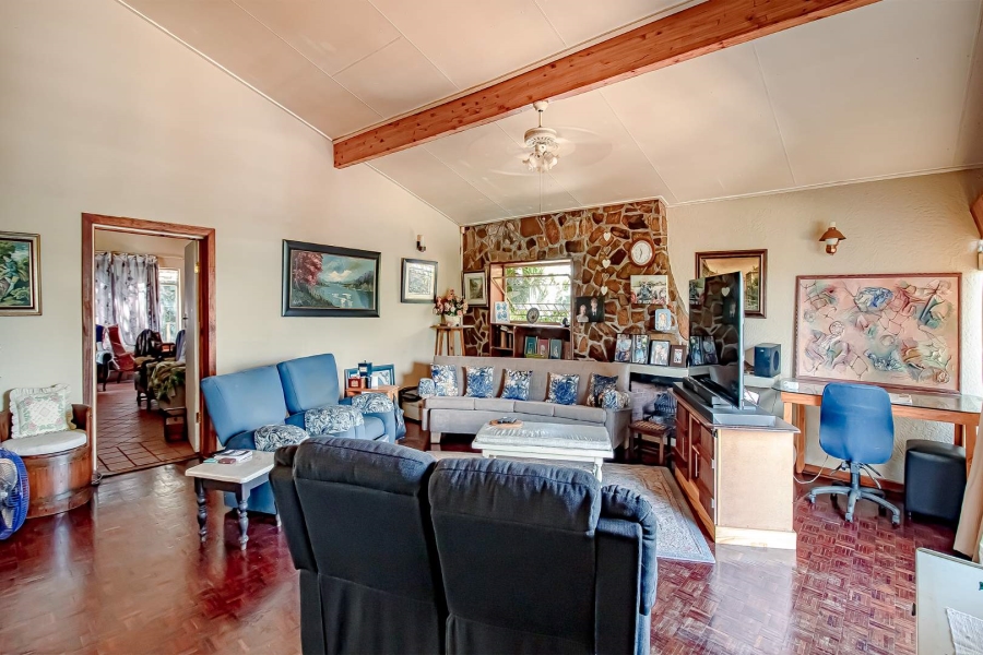 6 Bedroom Property for Sale in Waverley Gauteng