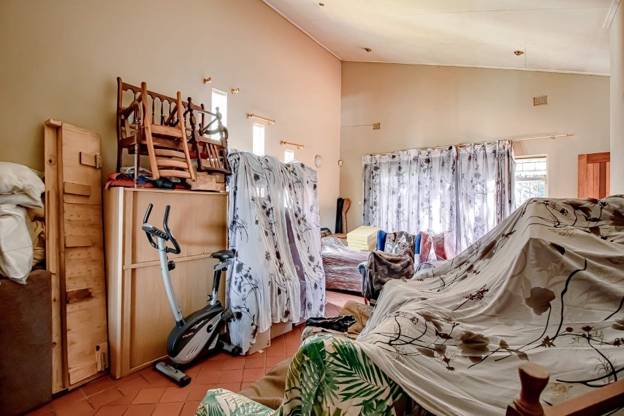 6 Bedroom Property for Sale in Waverley Gauteng