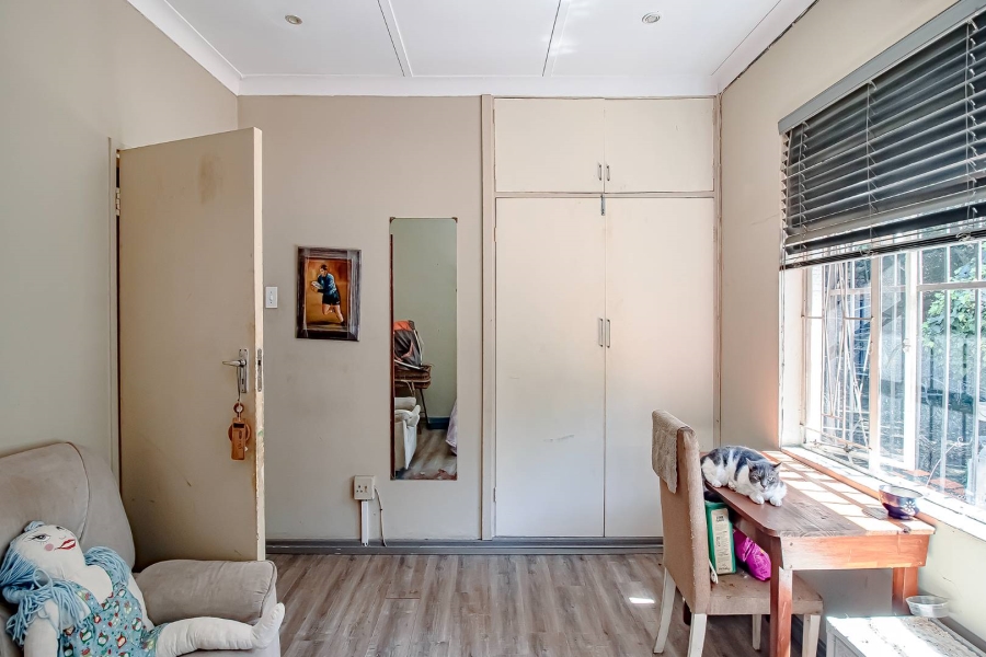 6 Bedroom Property for Sale in Waverley Gauteng