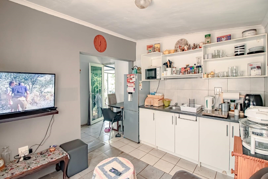 6 Bedroom Property for Sale in Waverley Gauteng