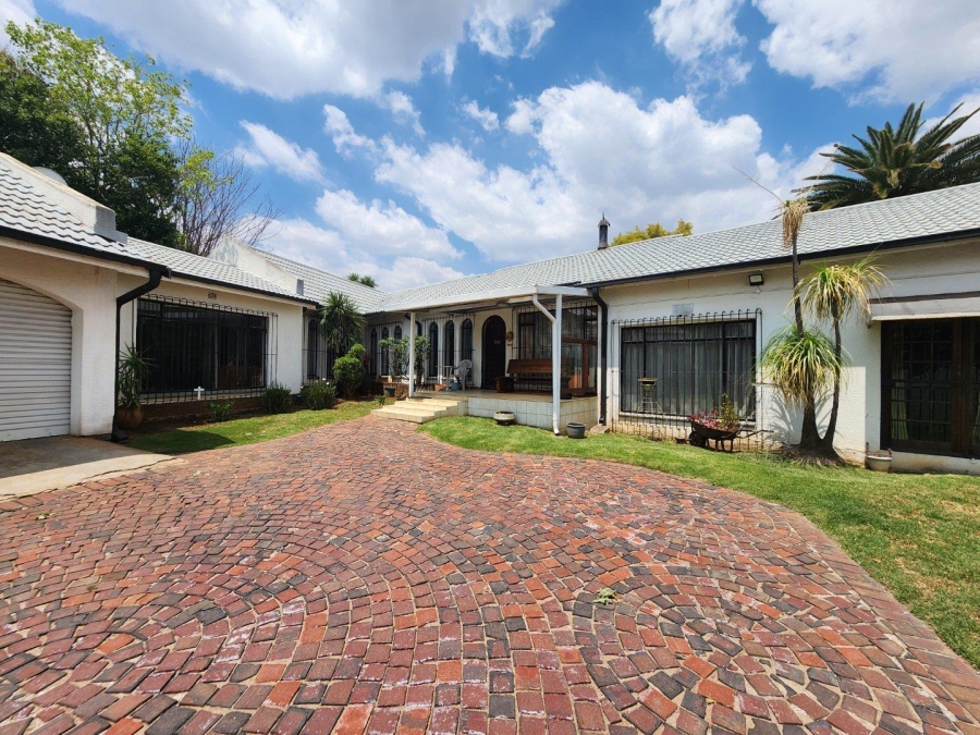 4 Bedroom Property for Sale in Verwoerdpark Gauteng