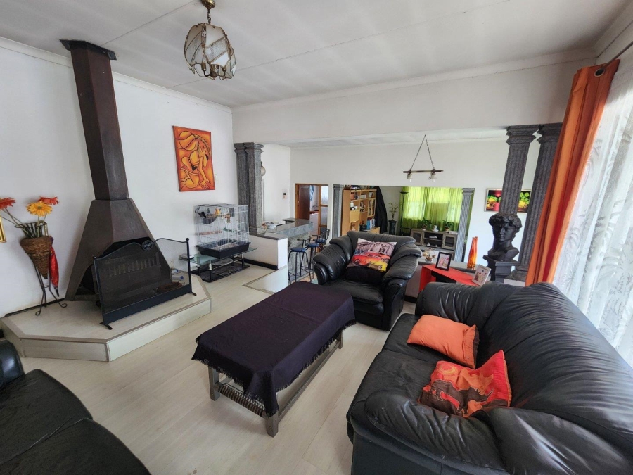 4 Bedroom Property for Sale in Verwoerdpark Gauteng