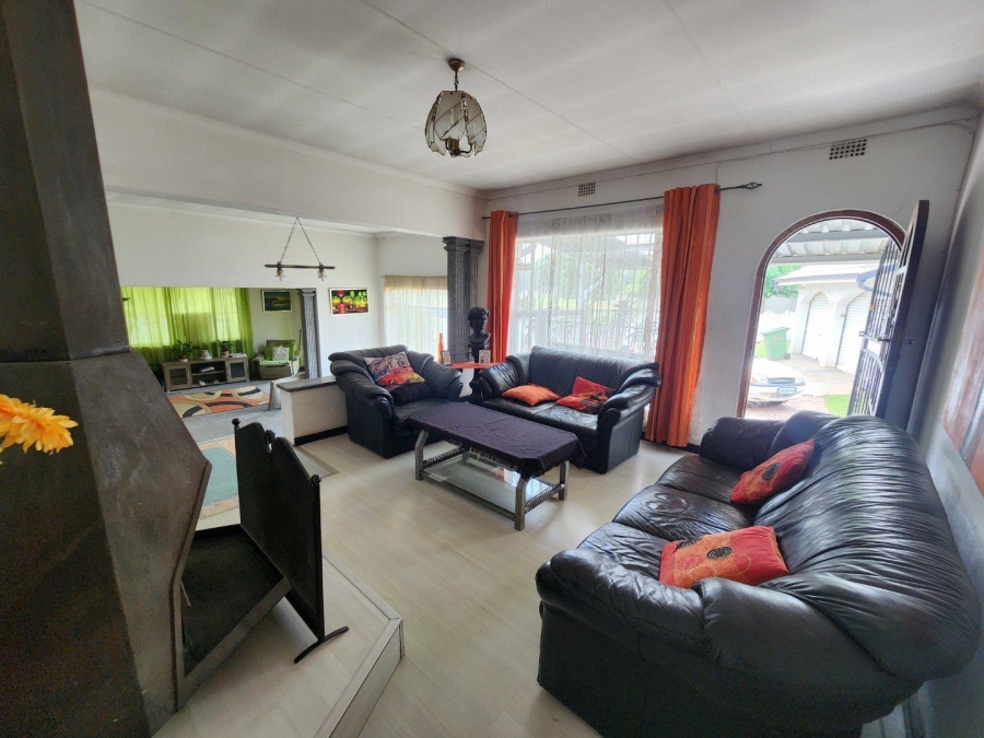 4 Bedroom Property for Sale in Verwoerdpark Gauteng