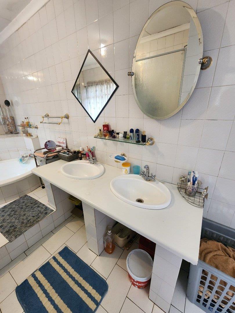 4 Bedroom Property for Sale in Verwoerdpark Gauteng