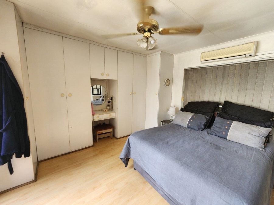 4 Bedroom Property for Sale in Verwoerdpark Gauteng