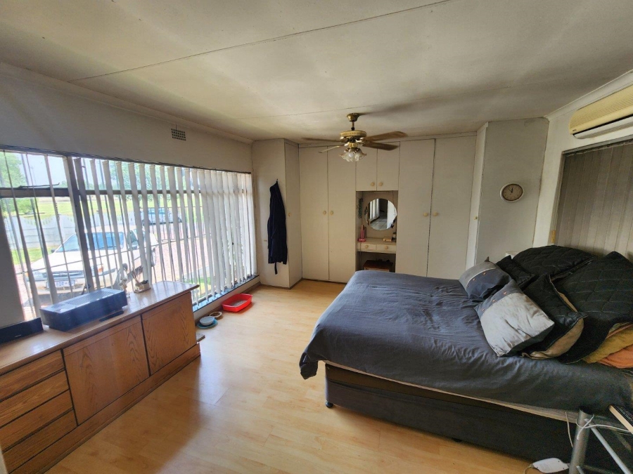 4 Bedroom Property for Sale in Verwoerdpark Gauteng