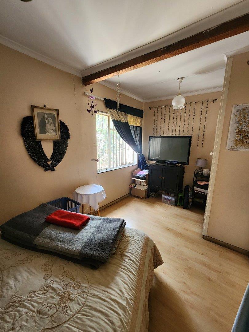 4 Bedroom Property for Sale in Verwoerdpark Gauteng