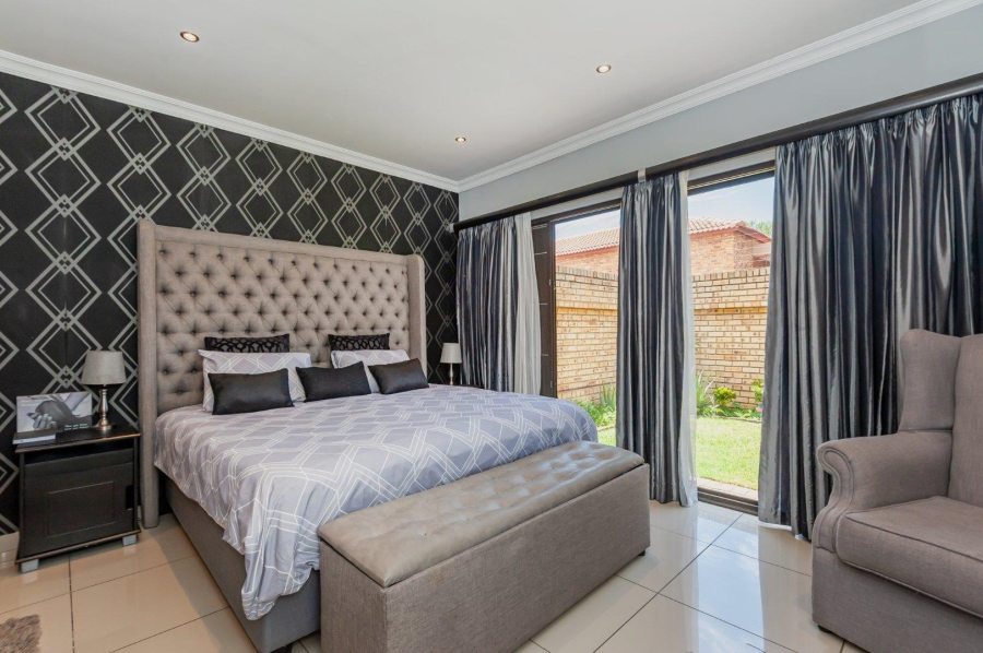 3 Bedroom Property for Sale in New Redruth Gauteng