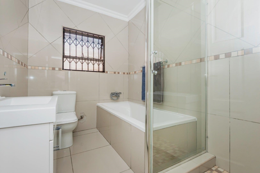 3 Bedroom Property for Sale in New Redruth Gauteng