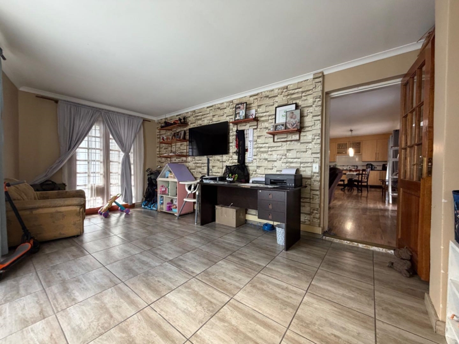 4 Bedroom Property for Sale in Randhart Gauteng