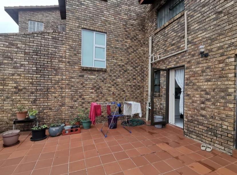 2 Bedroom Property for Sale in Ridgeway Gauteng