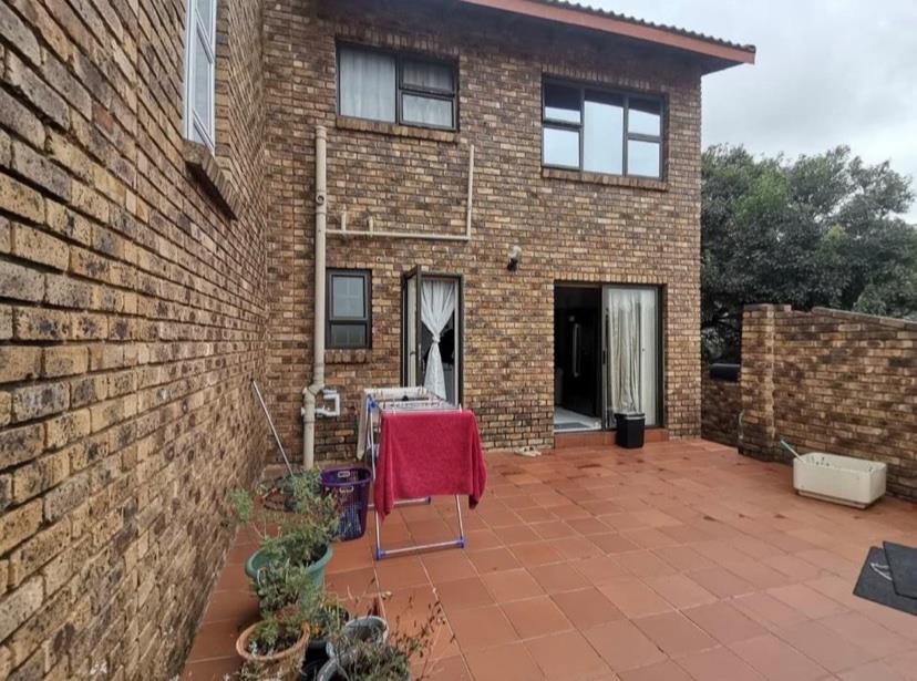 2 Bedroom Property for Sale in Ridgeway Gauteng