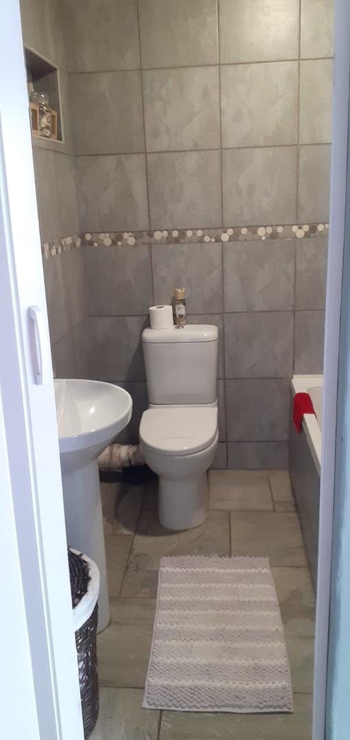 2 Bedroom Property for Sale in Raceview Gauteng