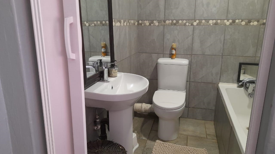 2 Bedroom Property for Sale in Raceview Gauteng