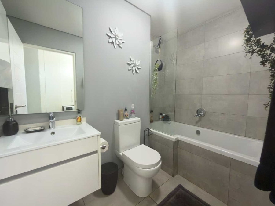2 Bedroom Property for Sale in Eye of Africa Gauteng