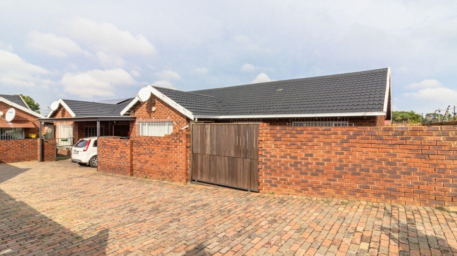 2 Bedroom Property for Sale in Krugersdorp North Gauteng