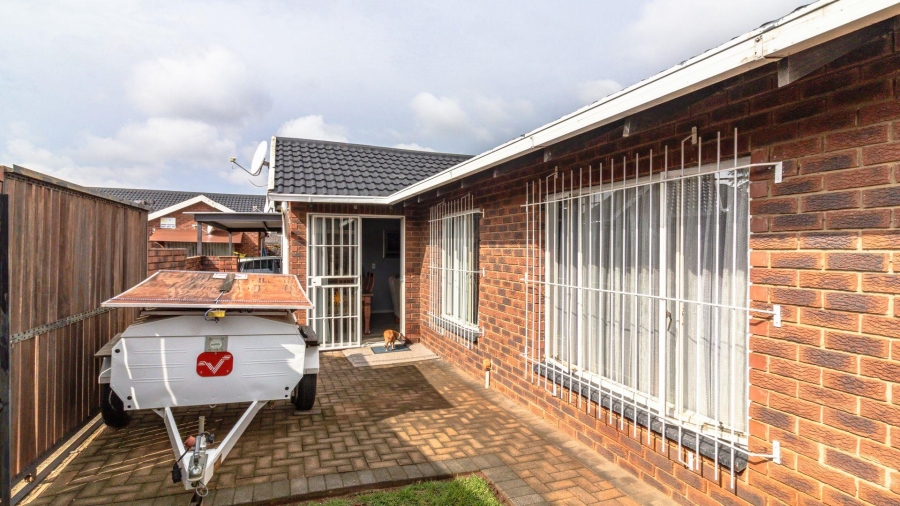 2 Bedroom Property for Sale in Krugersdorp North Gauteng