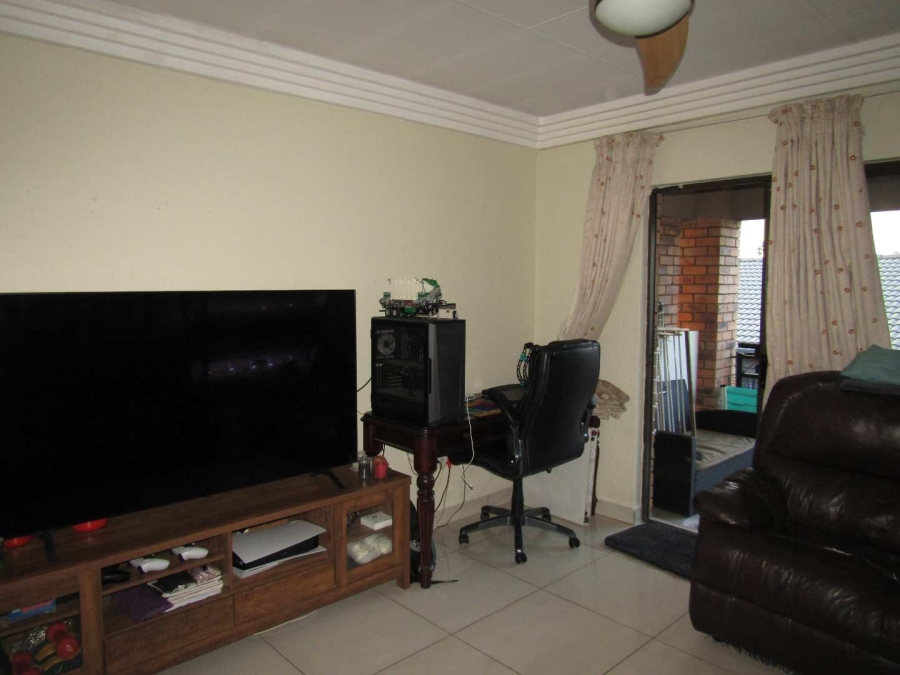 2 Bedroom Property for Sale in Ravenswood Gauteng
