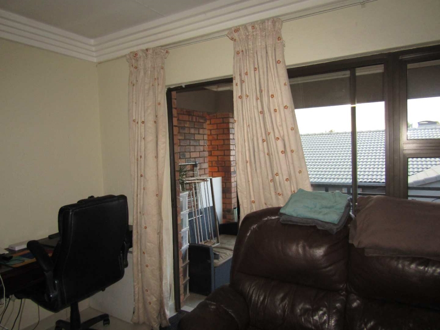 2 Bedroom Property for Sale in Ravenswood Gauteng