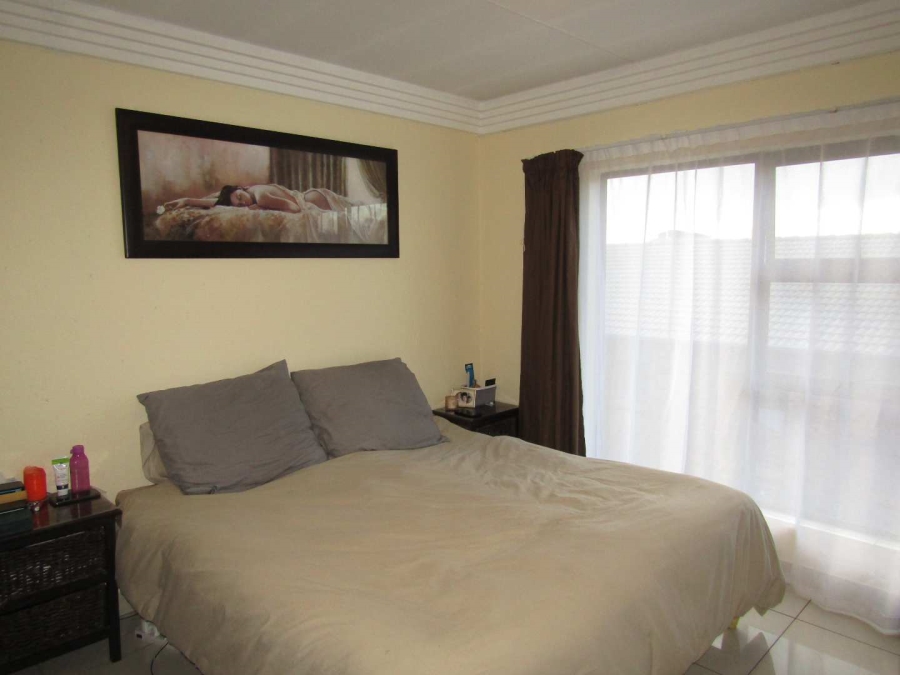 2 Bedroom Property for Sale in Ravenswood Gauteng