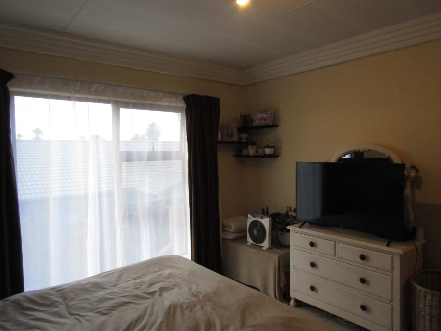 2 Bedroom Property for Sale in Ravenswood Gauteng