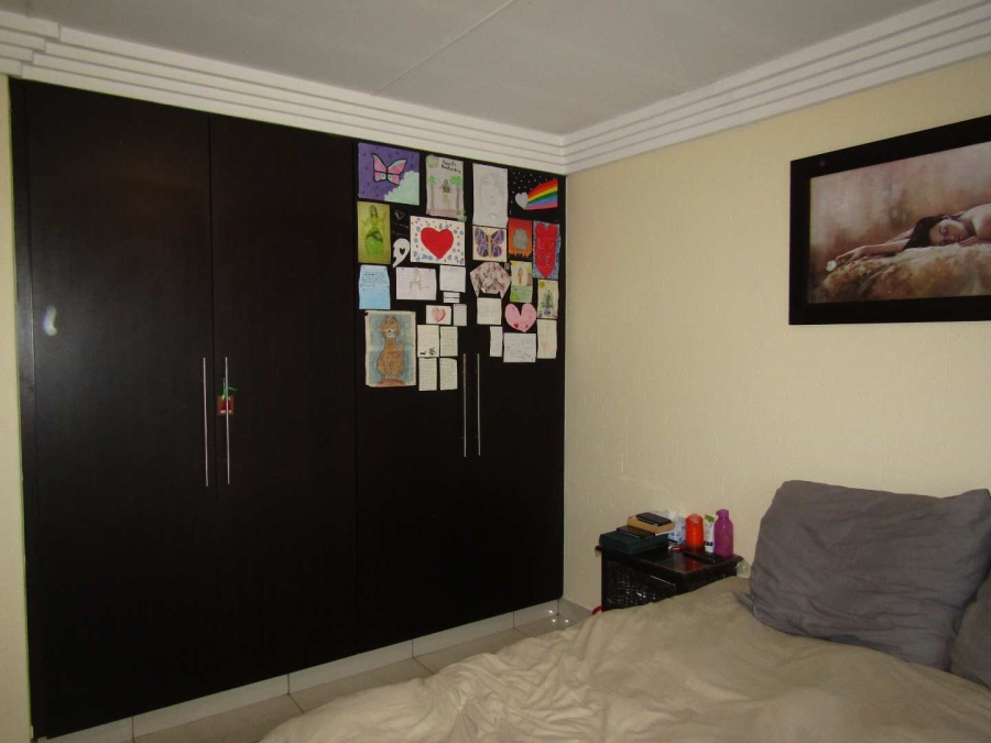 2 Bedroom Property for Sale in Ravenswood Gauteng