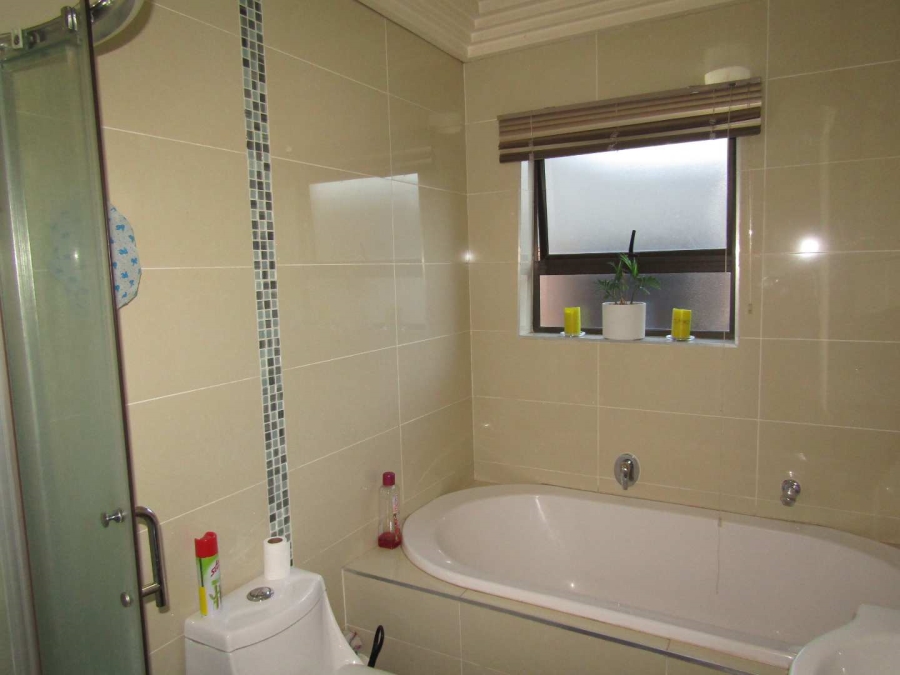 2 Bedroom Property for Sale in Ravenswood Gauteng