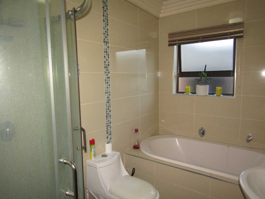 2 Bedroom Property for Sale in Ravenswood Gauteng