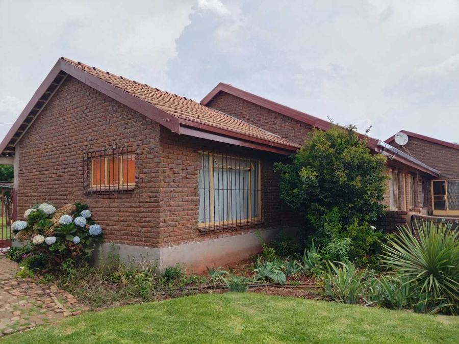 3 Bedroom Property for Sale in Eloff Gauteng