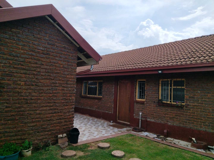 3 Bedroom Property for Sale in Eloff Gauteng