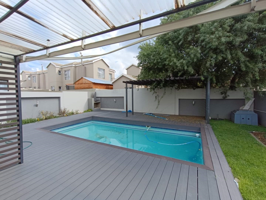 4 Bedroom Property for Sale in Rua Vista Gauteng