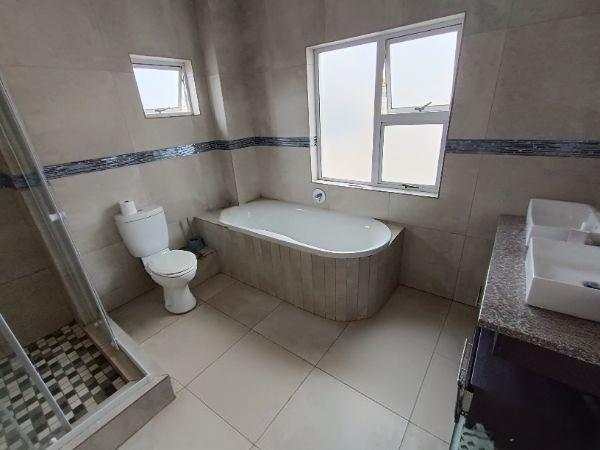 4 Bedroom Property for Sale in Rua Vista Gauteng