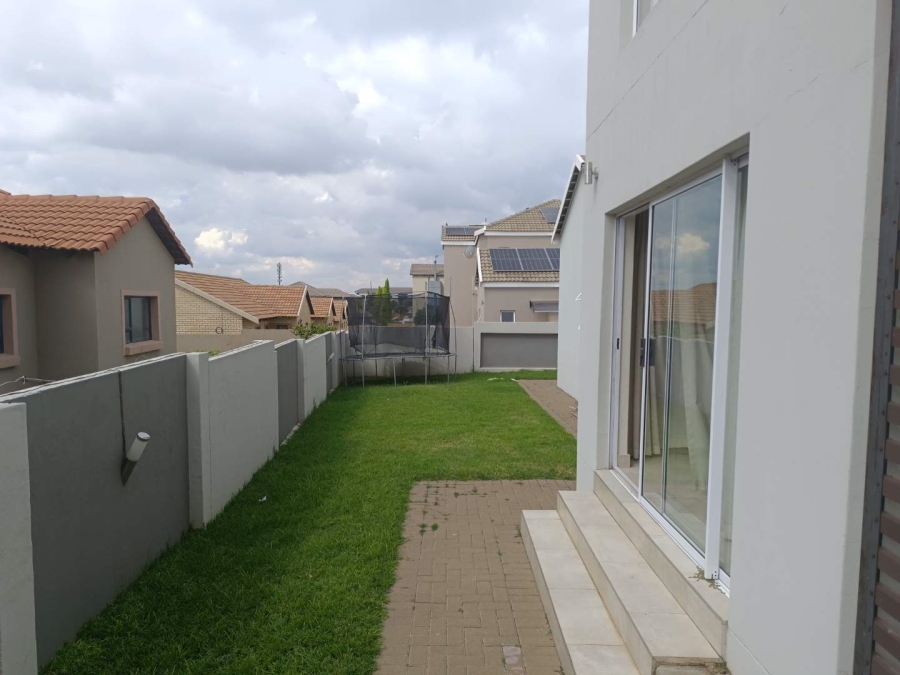 4 Bedroom Property for Sale in Rua Vista Gauteng
