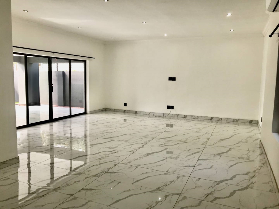 To Let 4 Bedroom Property for Rent in Fourways Gauteng