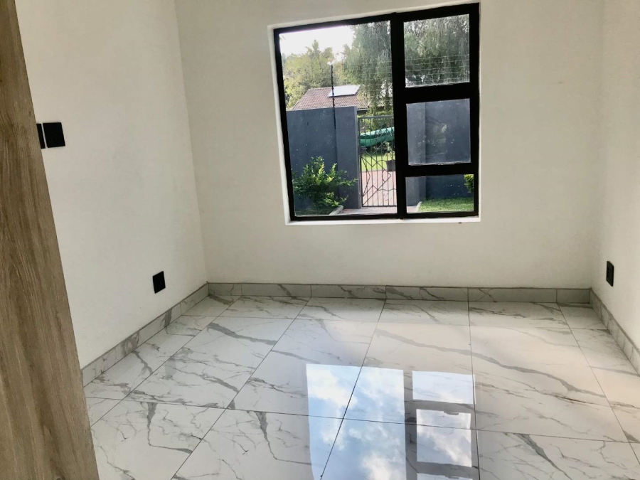 To Let 4 Bedroom Property for Rent in Fourways Gauteng