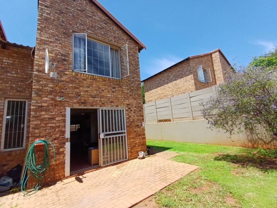 2 Bedroom Property for Sale in Sonneglans Gauteng