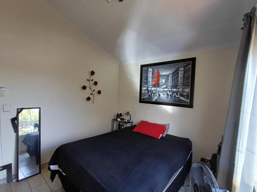 2 Bedroom Property for Sale in Sonneglans Gauteng