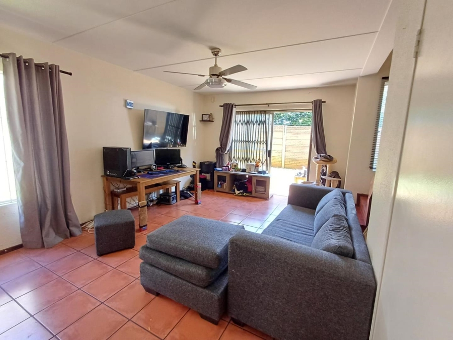2 Bedroom Property for Sale in Sonneglans Gauteng