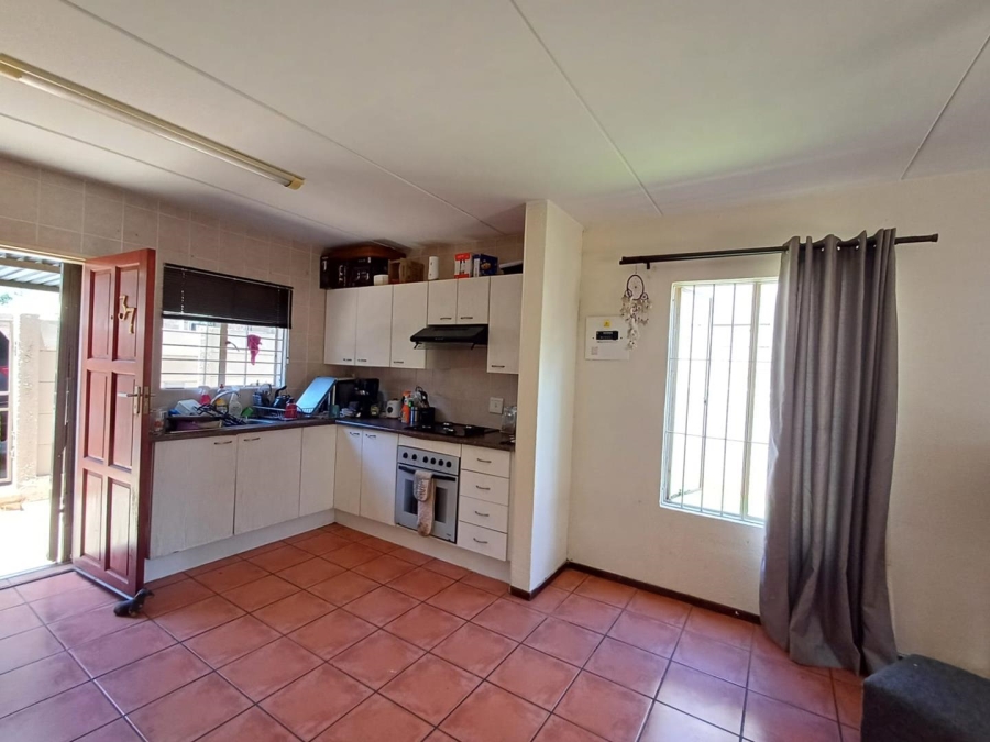 2 Bedroom Property for Sale in Sonneglans Gauteng