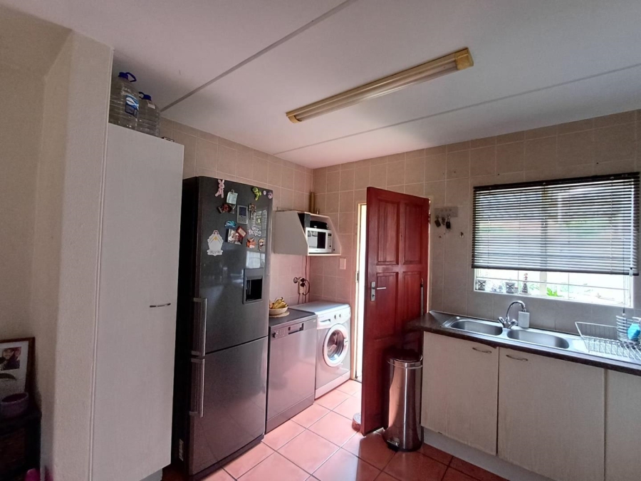 2 Bedroom Property for Sale in Sonneglans Gauteng