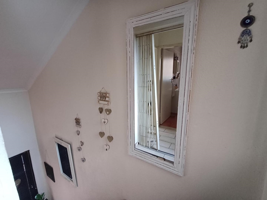 2 Bedroom Property for Sale in Sonneglans Gauteng