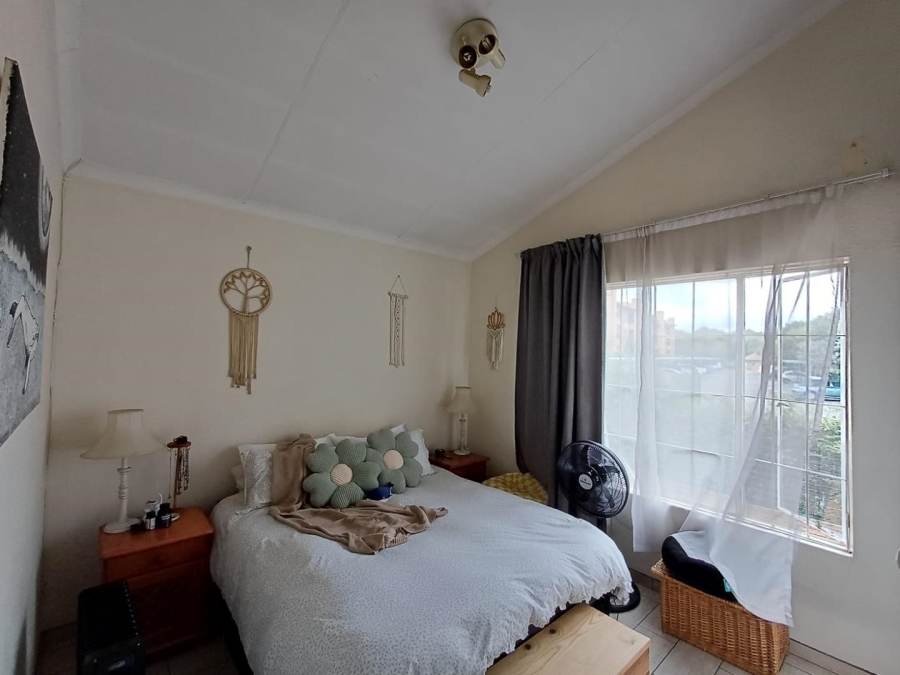 2 Bedroom Property for Sale in Sonneglans Gauteng