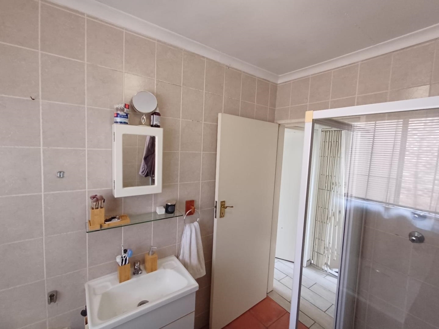 2 Bedroom Property for Sale in Sonneglans Gauteng