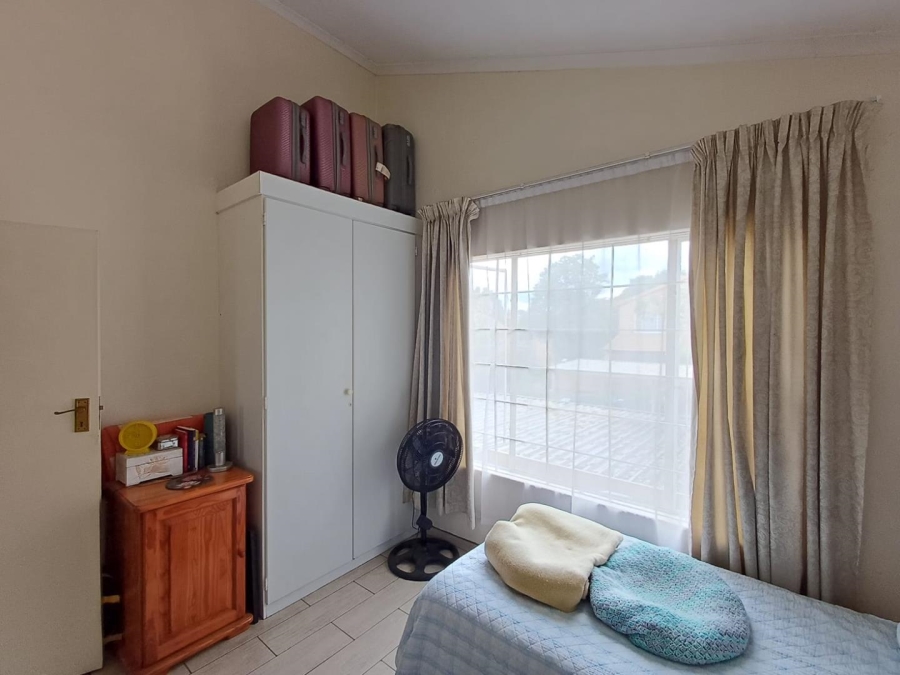 2 Bedroom Property for Sale in Sonneglans Gauteng