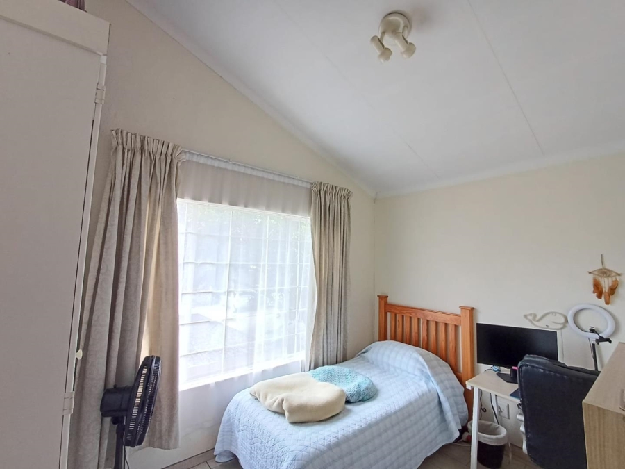 2 Bedroom Property for Sale in Sonneglans Gauteng
