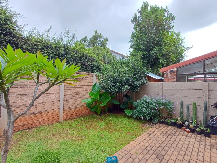 2 Bedroom Property for Sale in Sonneglans Gauteng