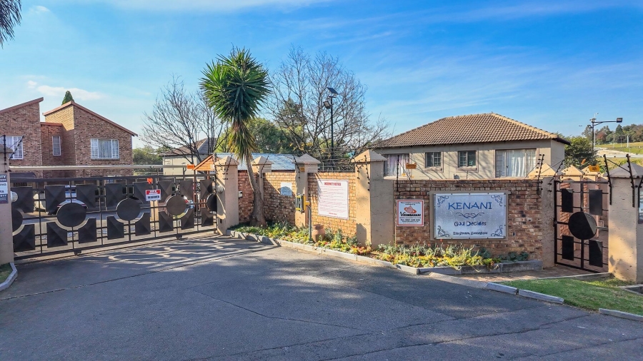 2 Bedroom Property for Sale in Bromhof Gauteng