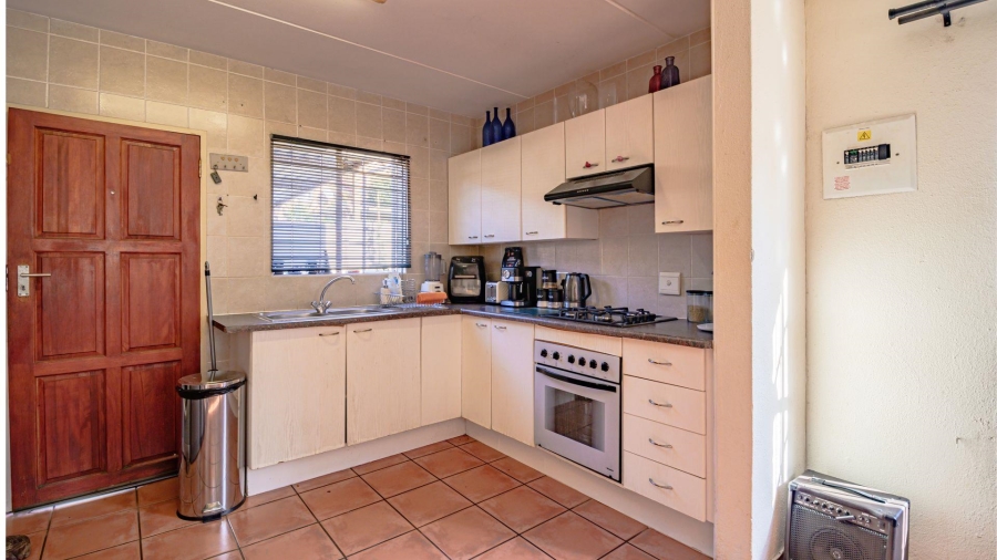 2 Bedroom Property for Sale in Bromhof Gauteng
